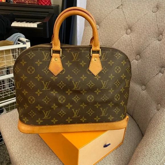 ❤️LV ALMA PM MONOGRAM❤️ - Picture 3 of 16